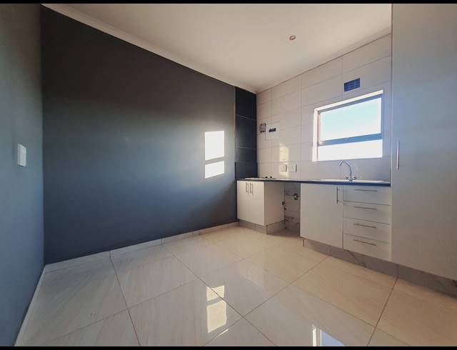 1 BEDROOM APARTMENT TO LET IN RABIE RIDGE
